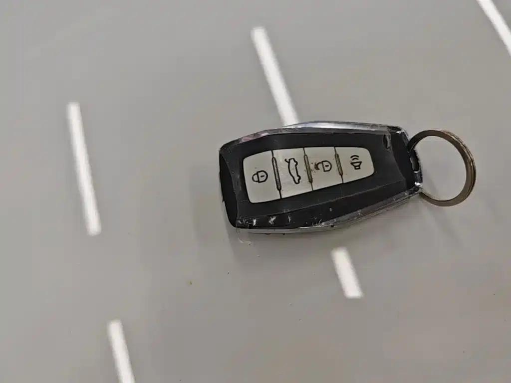 Geely Emgrand 2026 4 Millionth Anniversary Edition 1.5L CVT Superior Model — миниатюра 9