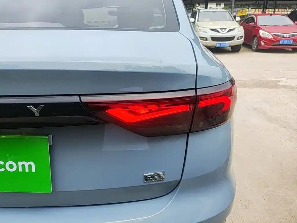 Geely Emgrand 2023 4th Generation Champion Edition 1.5L CVT Luxury — миниатюра 8