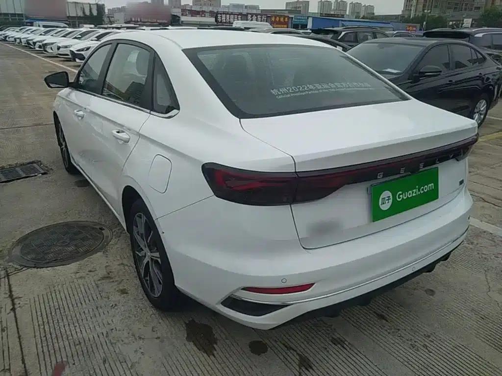 Geely Emgrand 2022 4th Generation 1.5L CVT Premium — миниатюра 5