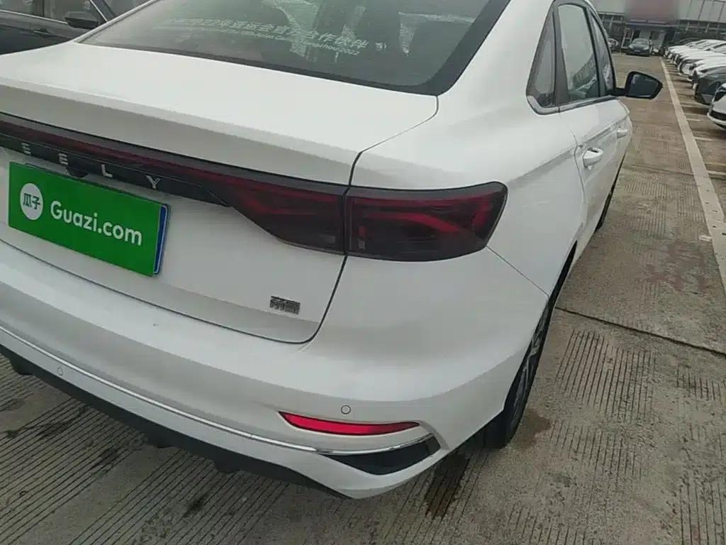 Geely Emgrand 2022 4th Generation 1.5L CVT Premium — миниатюра 8