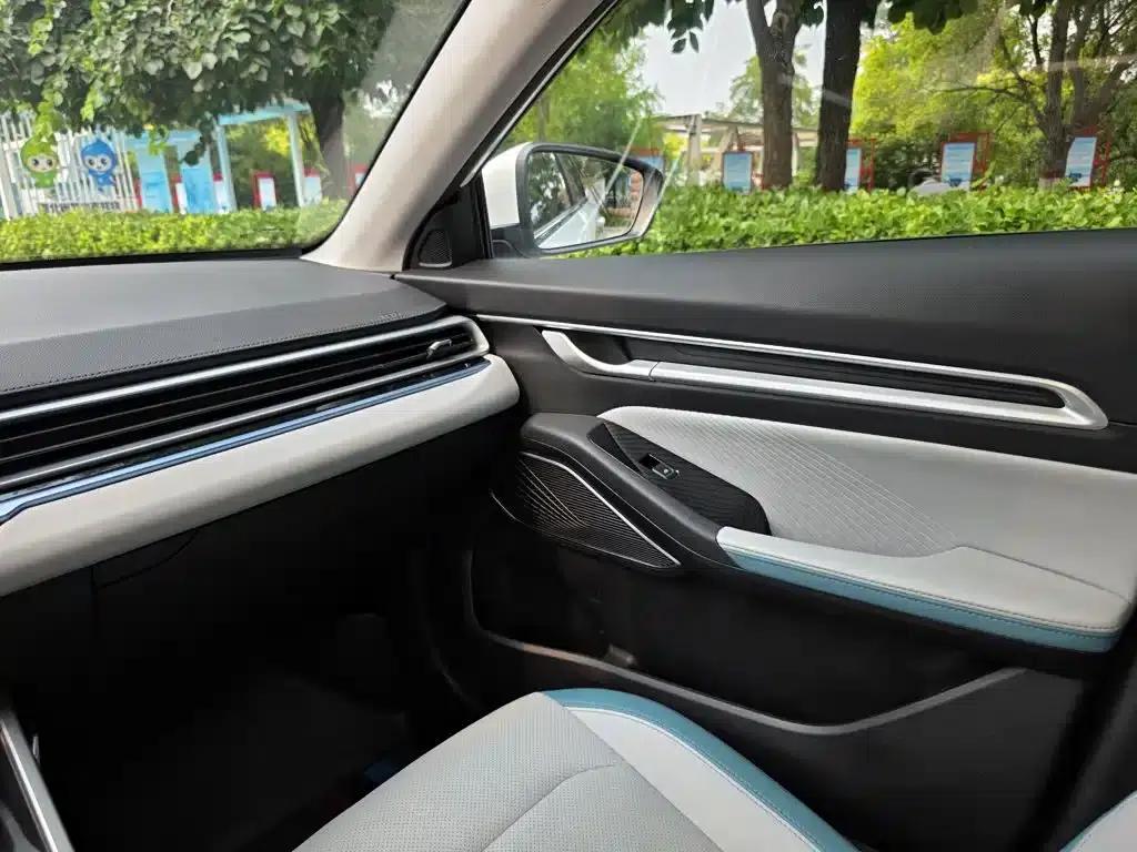 Geely Emgrand 2023 4th Generation Champion Edition 1.5L CVT Flagship Model — миниатюра 13