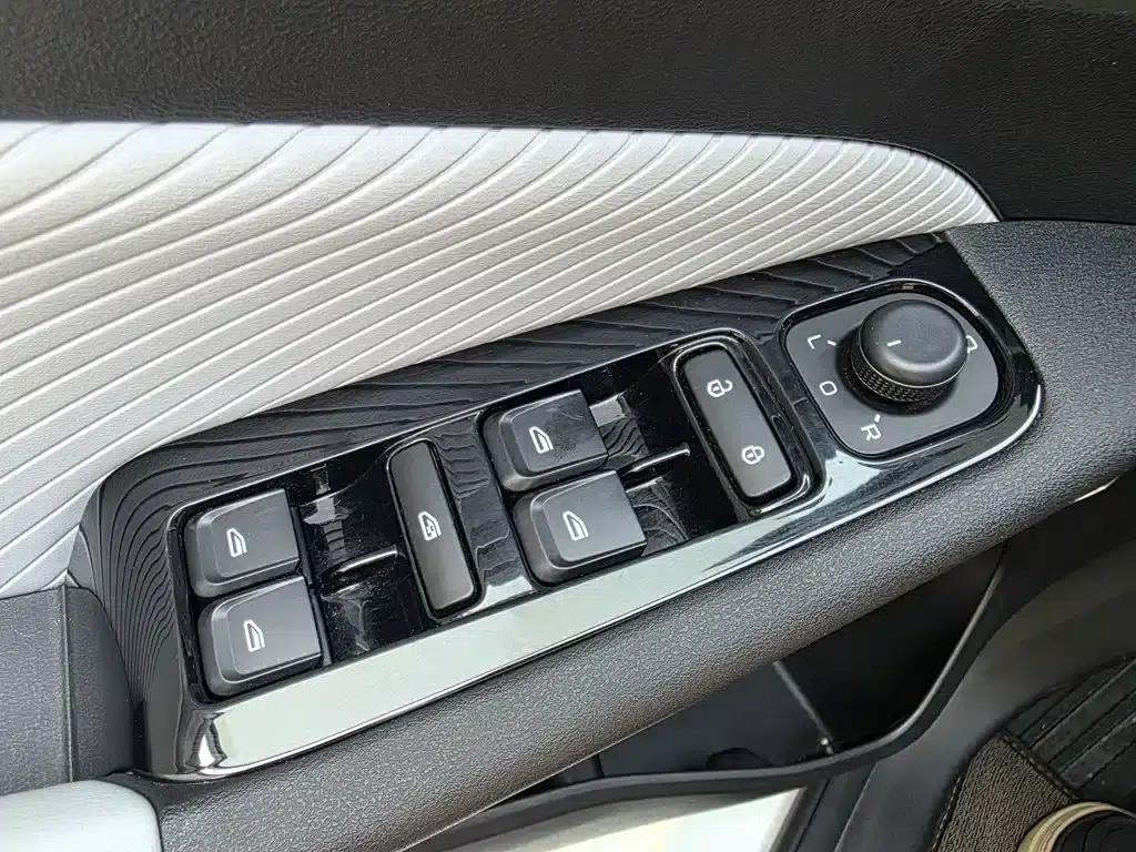 Geely Emgrand 2023 4th Generation Champion Edition 1.5L CVT Flagship Model — миниатюра 22