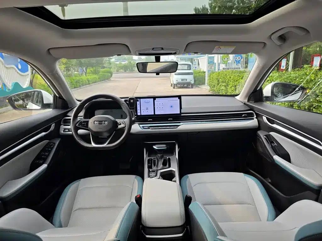 Geely Emgrand 2023 4th Generation Champion Edition 1.5L CVT Flagship Model — миниатюра 6