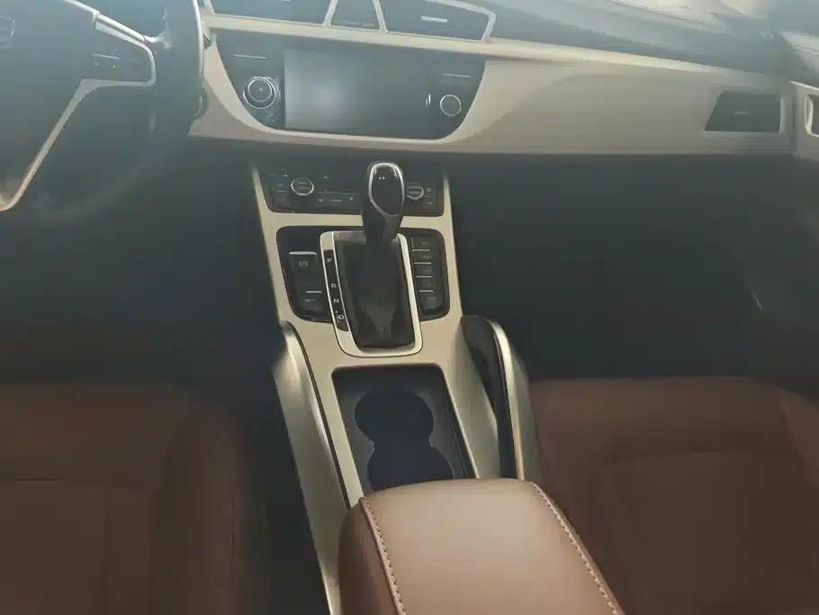 Geely Boyue 2016 1.8TD Automatic Four-Wheel Drive Smart Edition — миниатюра 16