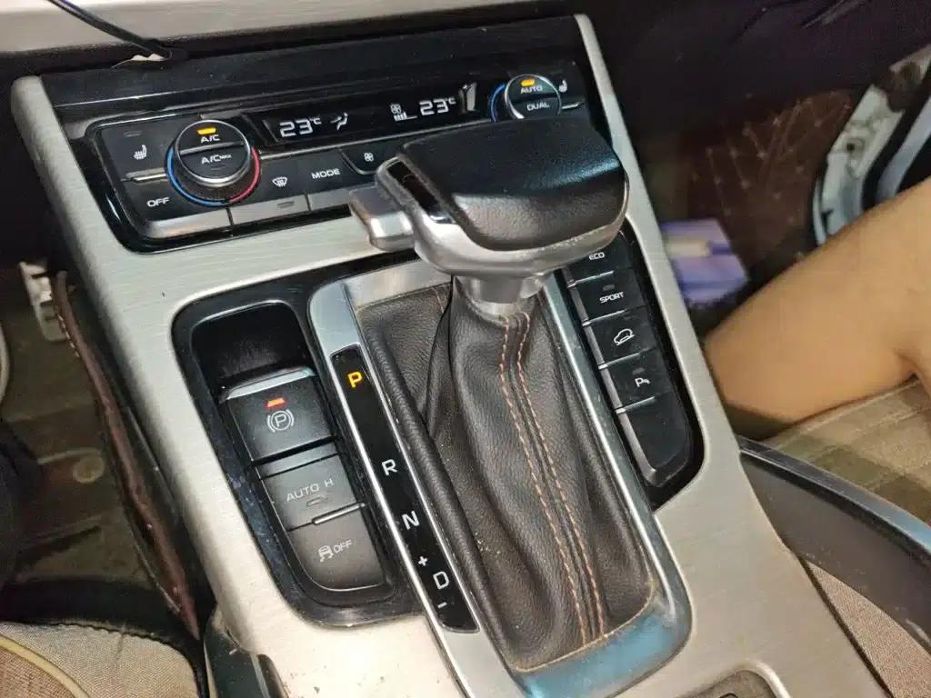 Geely Boyue 2018 1.8TD Automatic 2WD Smart Supreme Edition 4G Connected Version — миниатюра 15
