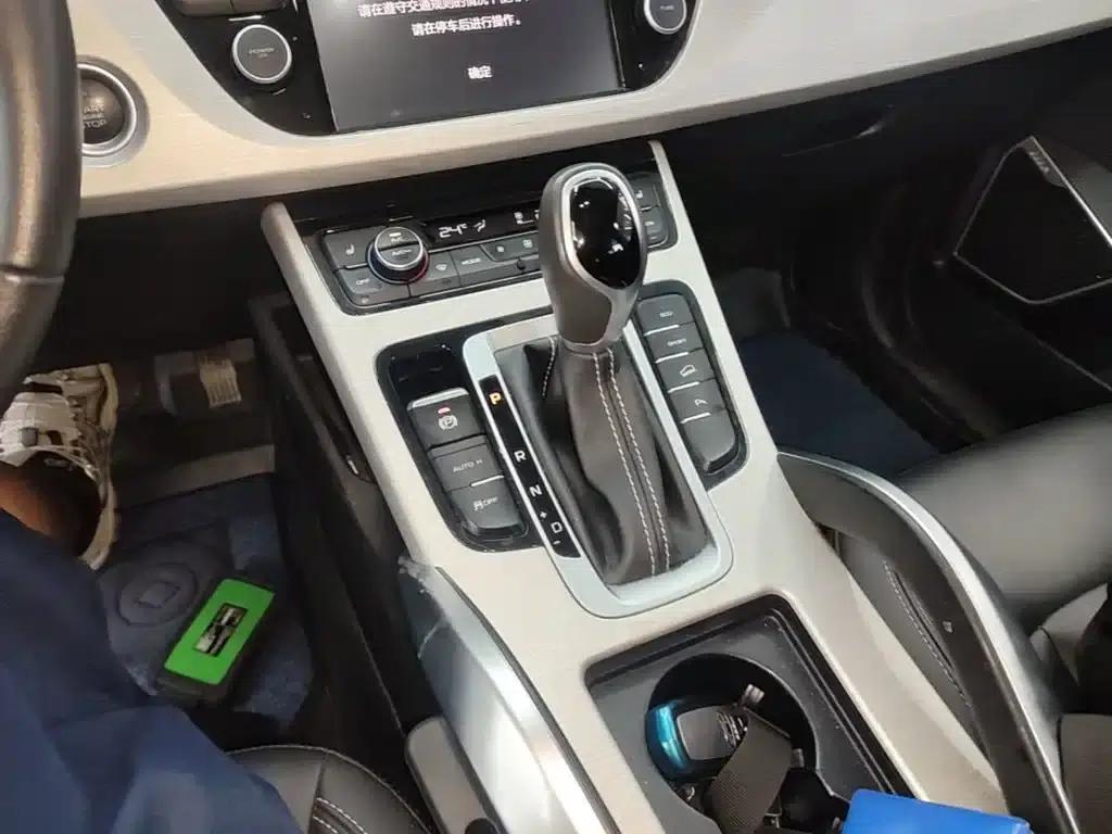 Geely Boyue 2018 1.8TD Automatic 2WD Intelligent Connected 4G Edition — миниатюра 14