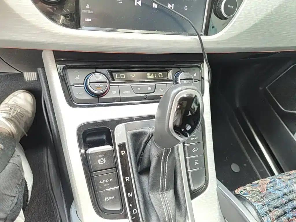 Geely Boyue 2018 1.8TD Automatic 2WD Intelligent Connected 4G Edition — миниатюра 14