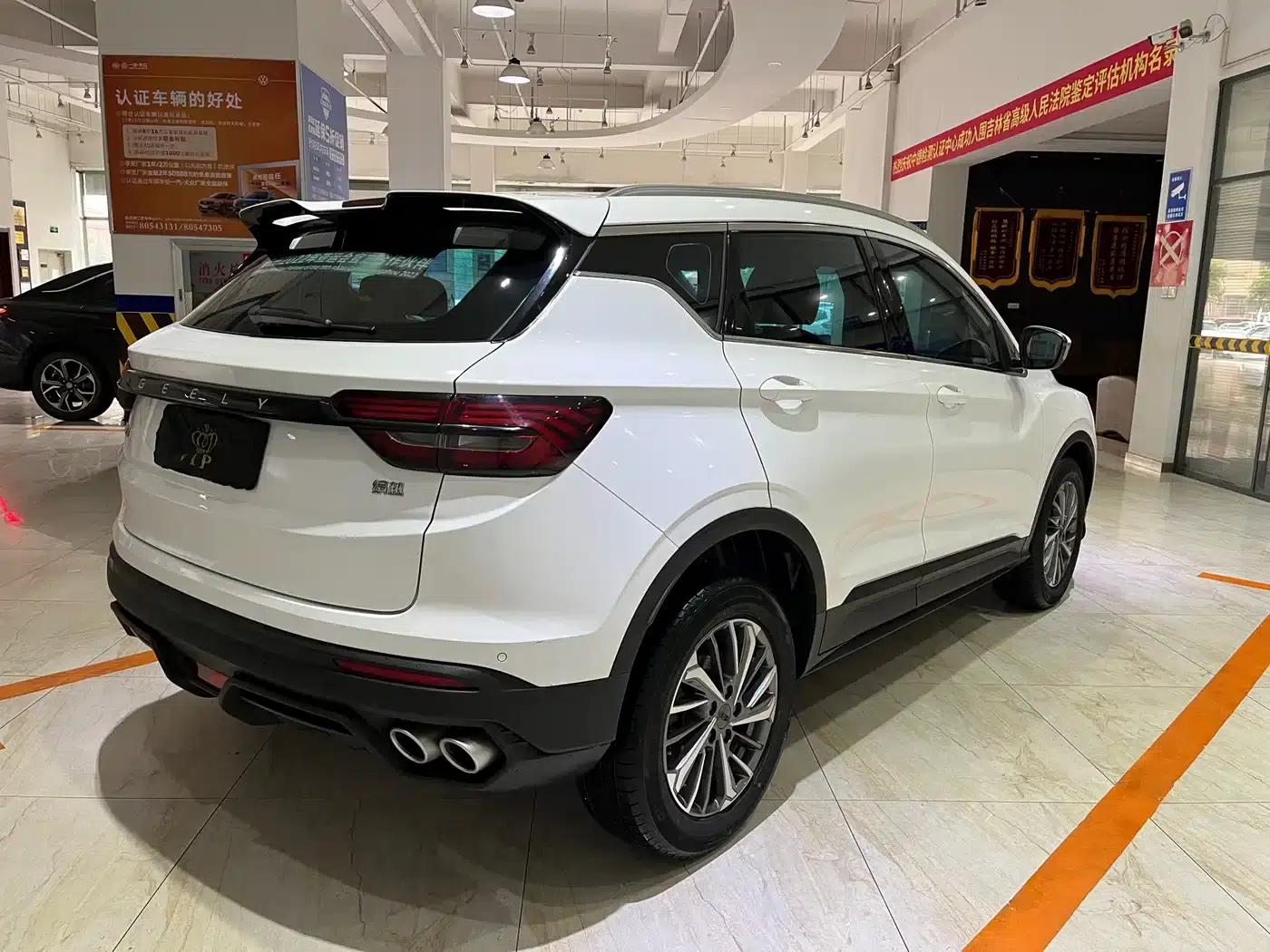 Geely Binyue 2021 1.4T Manual Gold Edition — миниатюра 4