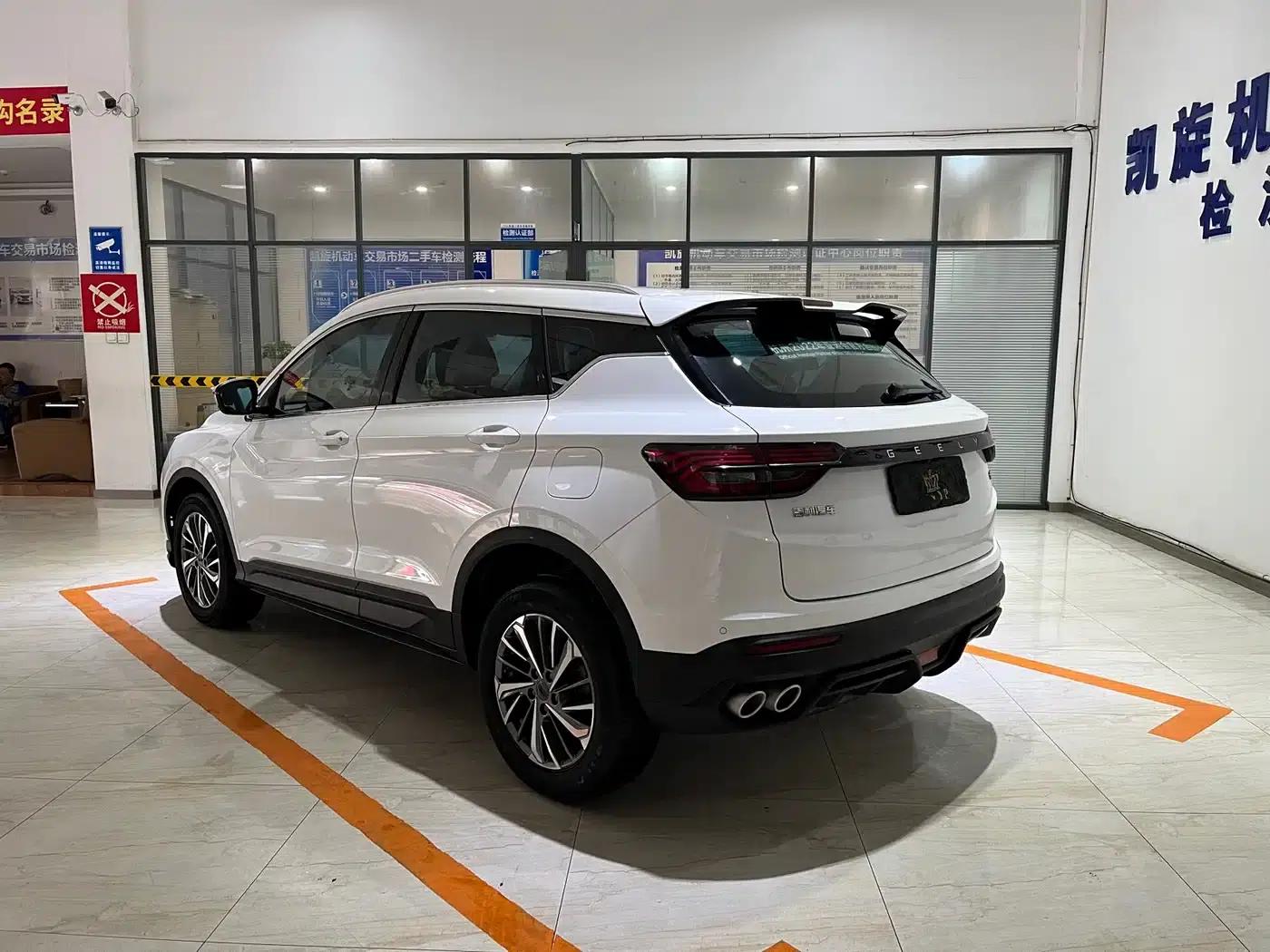 Geely Binyue 2021 1.4T Manual Gold Edition — миниатюра 6