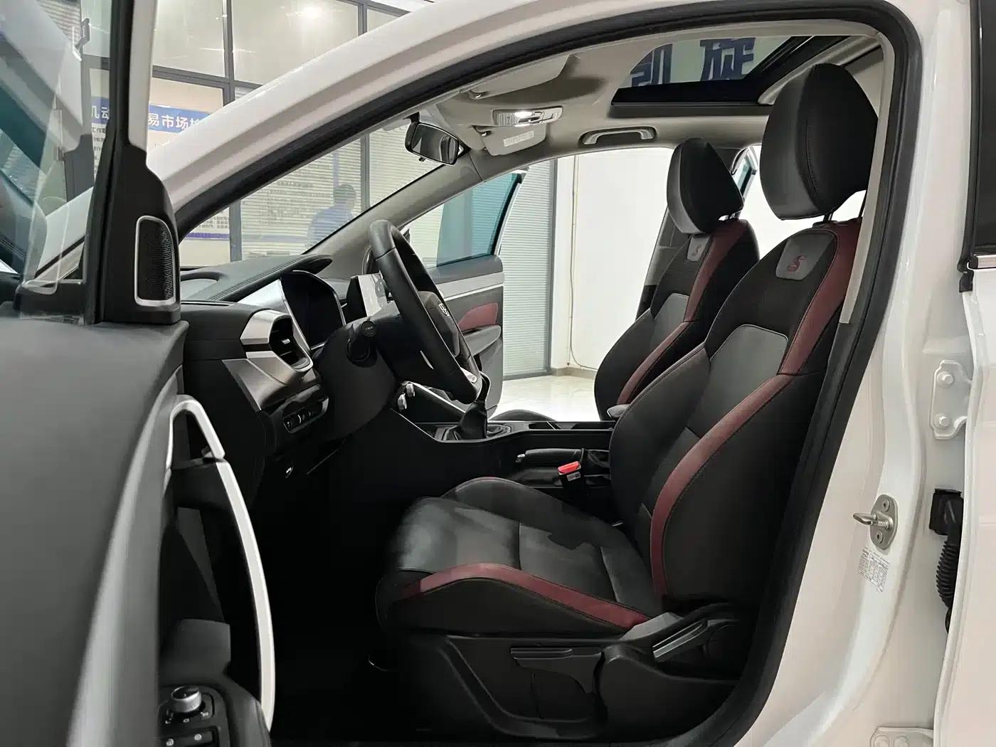 Geely Binyue 2021 1.4T Manual Gold Edition — миниатюра 8