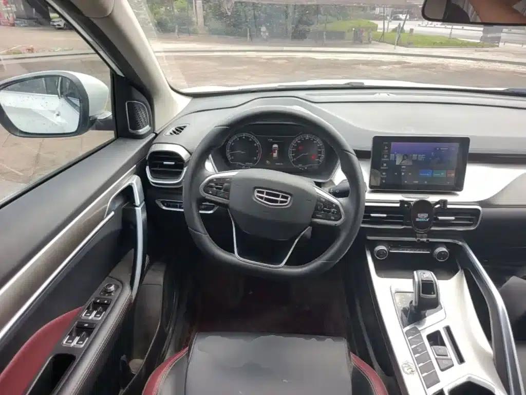 Geely Binyue 2020 Facelift 240T DCT Hunter — миниатюра 11