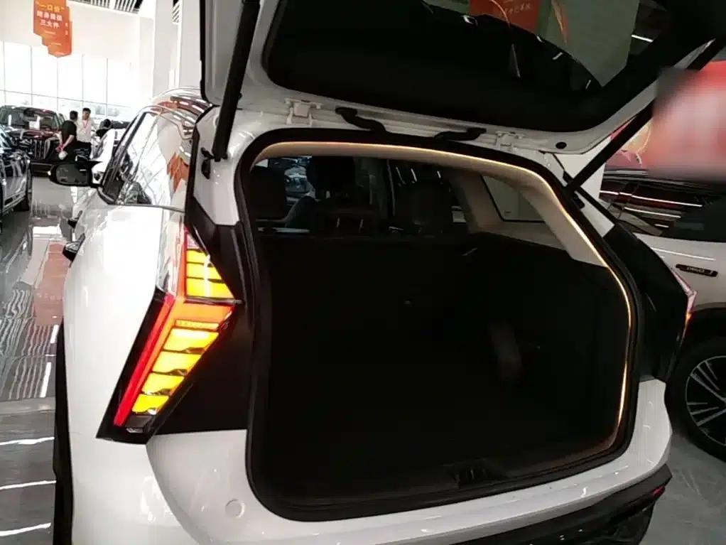 Geely Boyue L 2024 1.5TD DCT Premium Edition — миниатюра 19