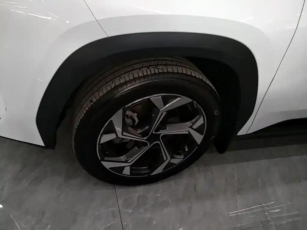 Geely Boyue L 2024 1.5TD DCT Premium Edition — миниатюра 23