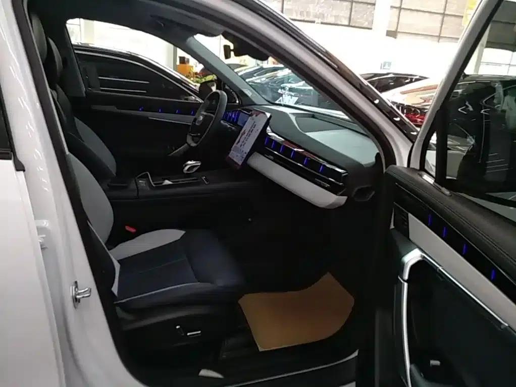 Geely Boyue L 2024 1.5TD DCT Premium Edition — миниатюра 25