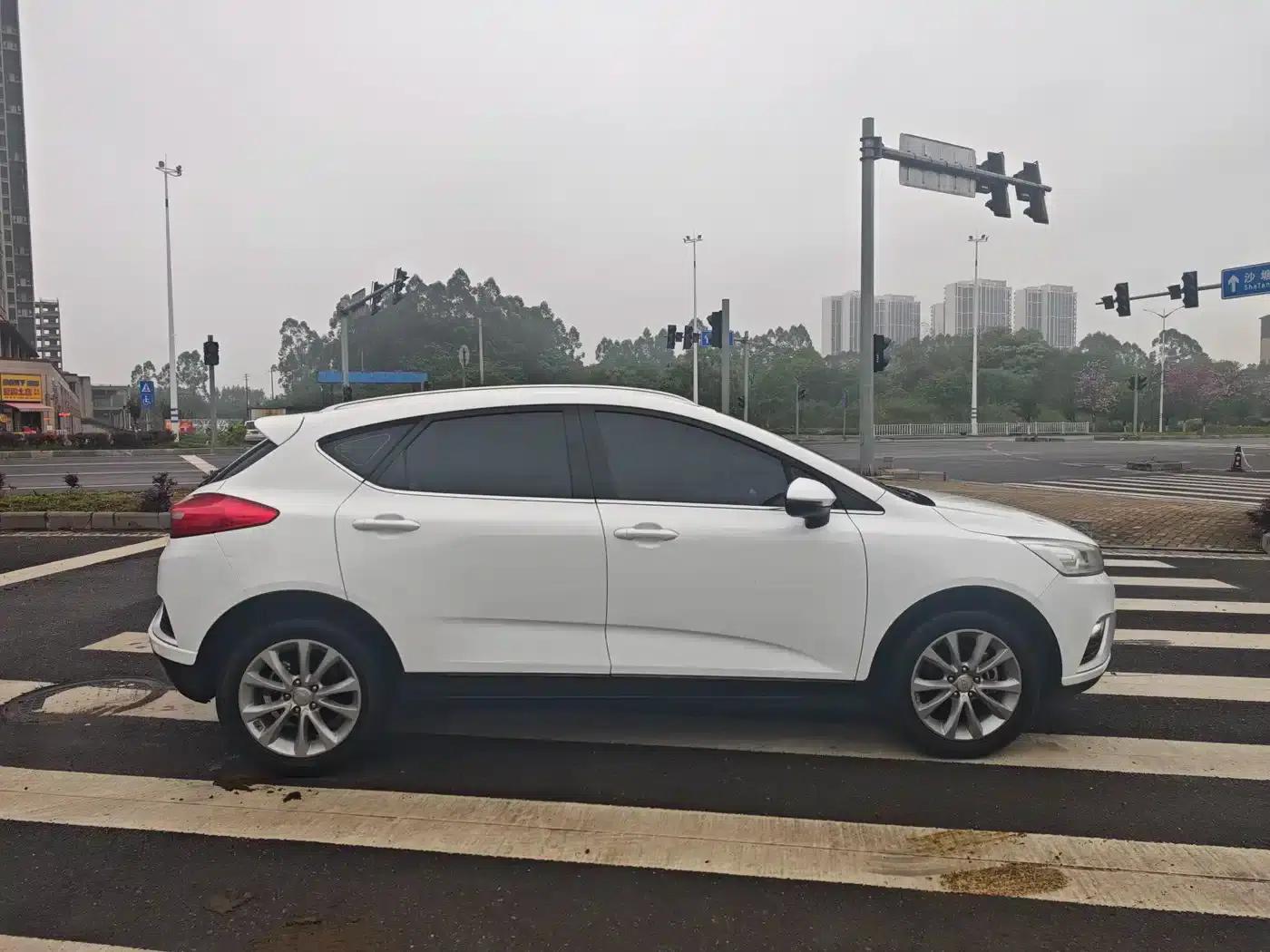 Geely GS 2016 Elegant Edition 1.8L Manual Leading Model — миниатюра 4