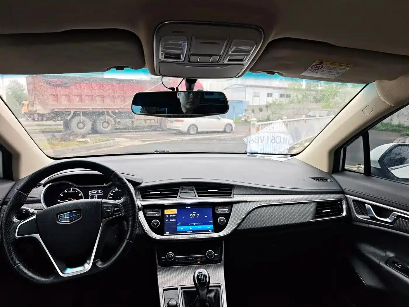 Geely GS 2016 Elegant Edition 1.8L Manual Leading Model — миниатюра 9