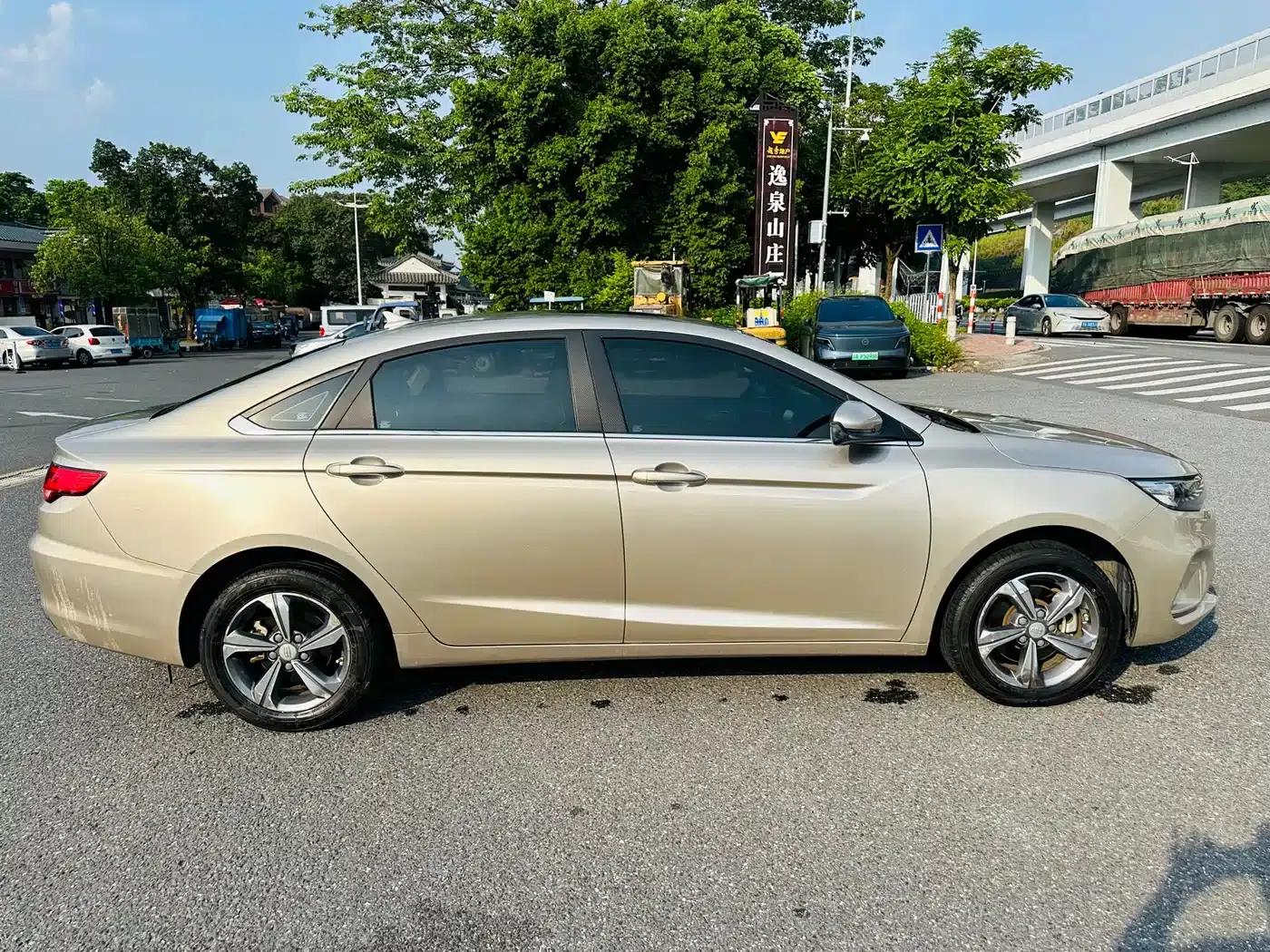 Geely Emgrand GL 2018 1.8L DCT Elite Intelligent Connected Edition — миниатюра 7