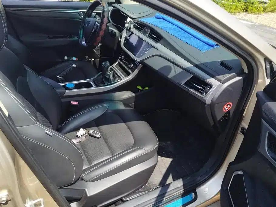 Geely Emgrand GL 2018 1.4T Manual Elite Smart Connect Edition — миниатюра 8