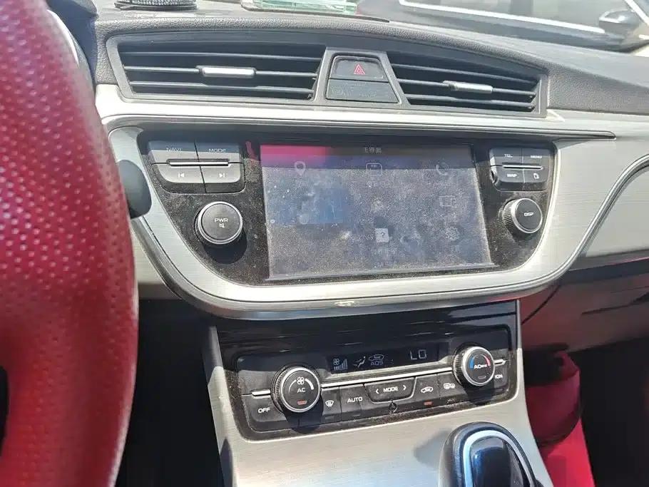 Geely Emgrand GL 2017 1.8L DCT Elite — миниатюра 13