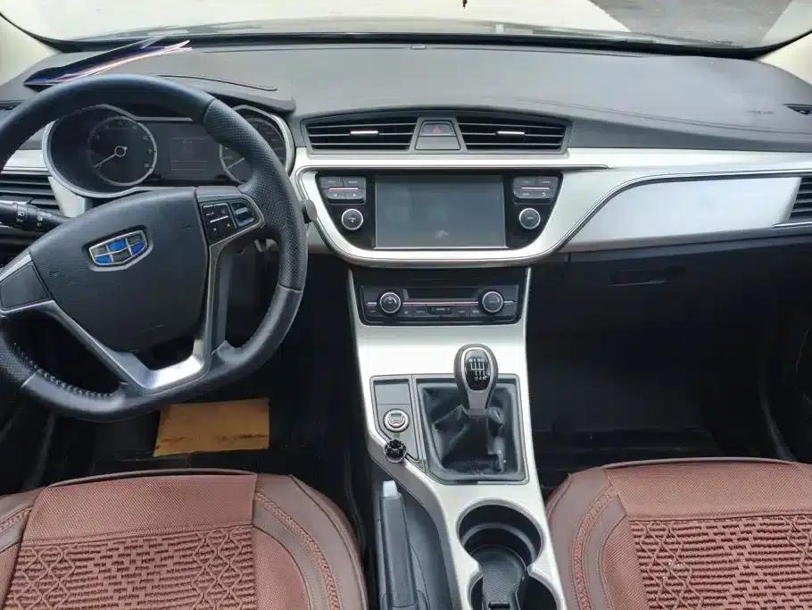 Geely Emgrand GL 2017 1.8L Manual Elite — миниатюра 12