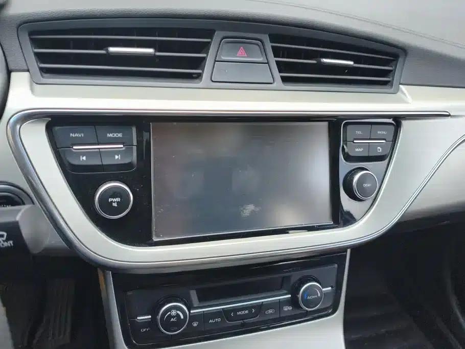 Geely Emgrand GL 2017 1.8L Manual Elite — миниатюра 13