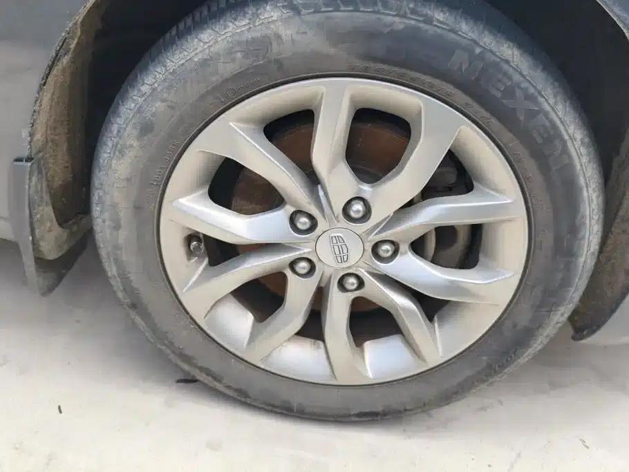 Geely Emgrand GL 2017 1.8L Manual Elite — миниатюра 6