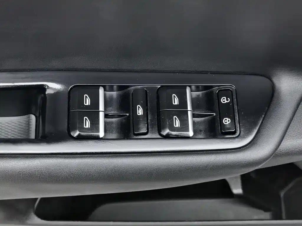 Geely Emgrand GL 2018 1.4T DCT Elite Intelligent Connected Edition — миниатюра 9
