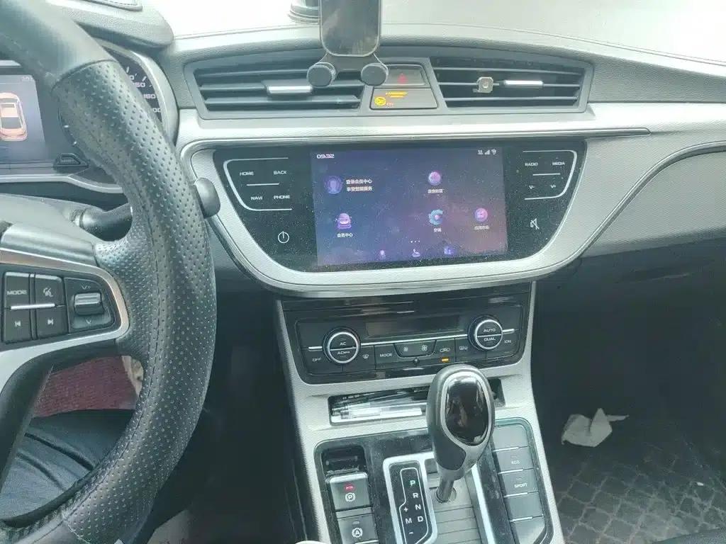 Geely Emgrand GL 2019 1.4T CVT Elite Smart Edition — миниатюра 6