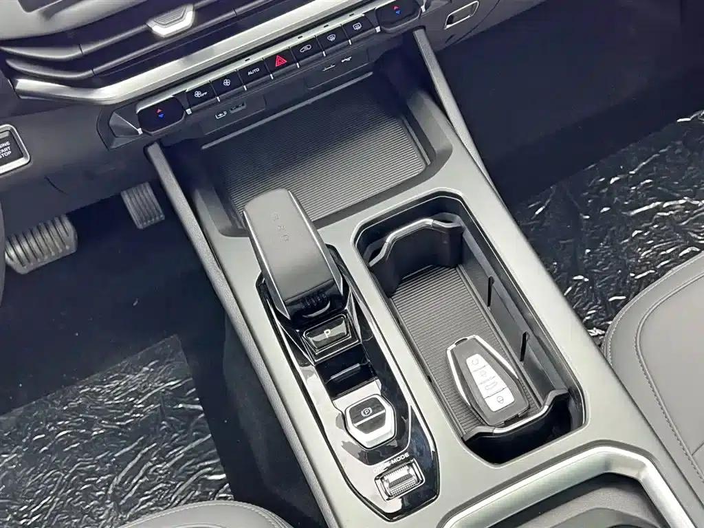 Haoyue L 2026 1.5TD DCT Happiness 5-Seater — миниатюра 24