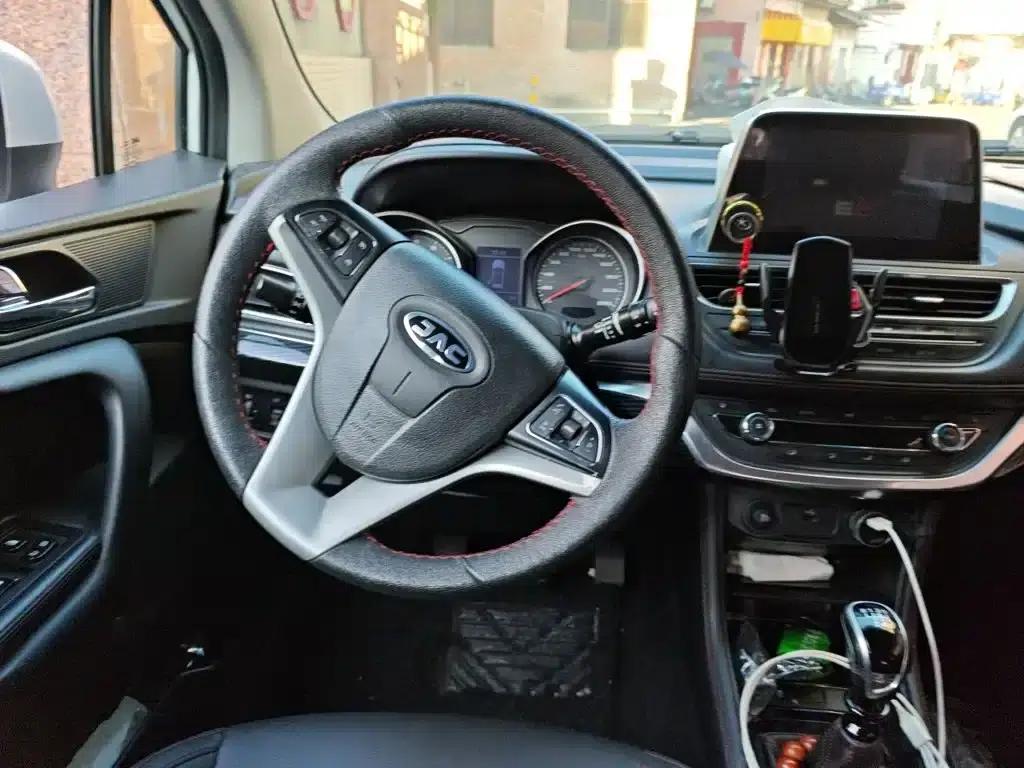 Refine S3 2017 1.6L Manual Deluxe Smart Edition — миниатюра 11
