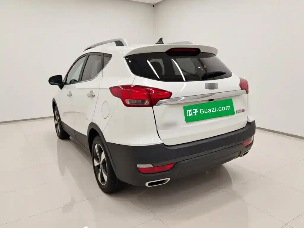 Refine S3 2017 1.6L Manual Deluxe Smart Edition — миниатюра 4