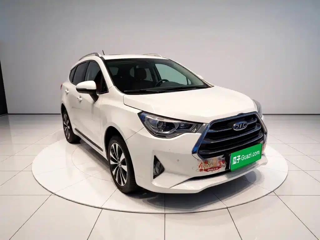 Refine S3 2017 1.5L Manual Deluxe Smart Edition — миниатюра 3