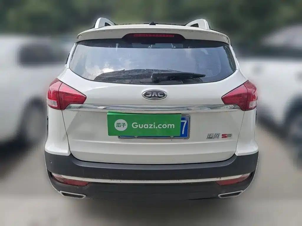 Refine S3 2017 1.5L Manual Deluxe Smart Edition — миниатюра 4