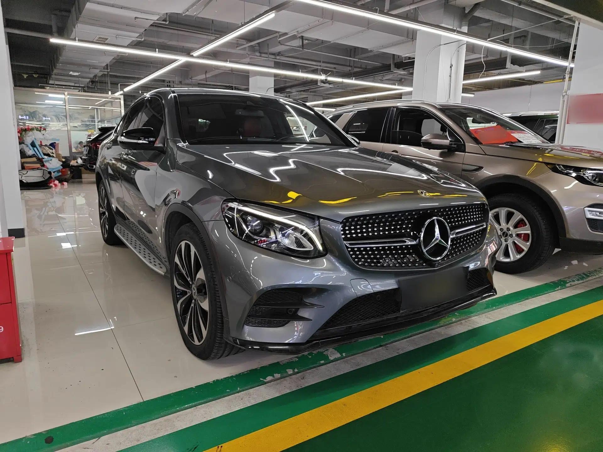 Mercedes-Benz GLC Coupe 2019 GLC 260 4MATIC Coupe SUV — миниатюра 3