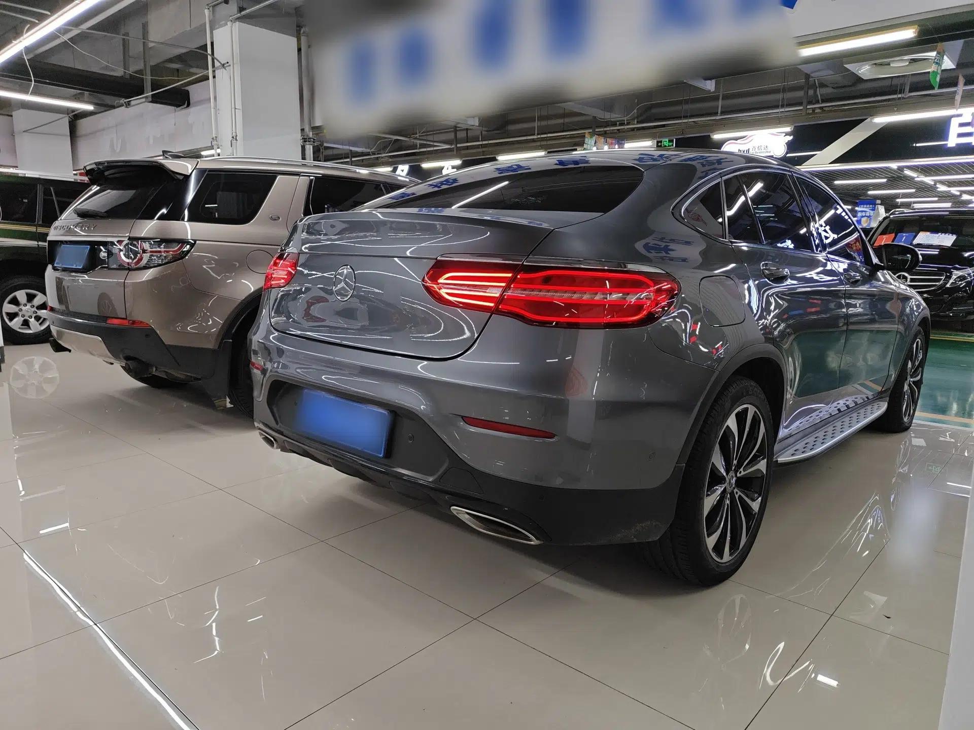 Mercedes-Benz GLC Coupe 2019 GLC 260 4MATIC Coupe SUV — миниатюра 4