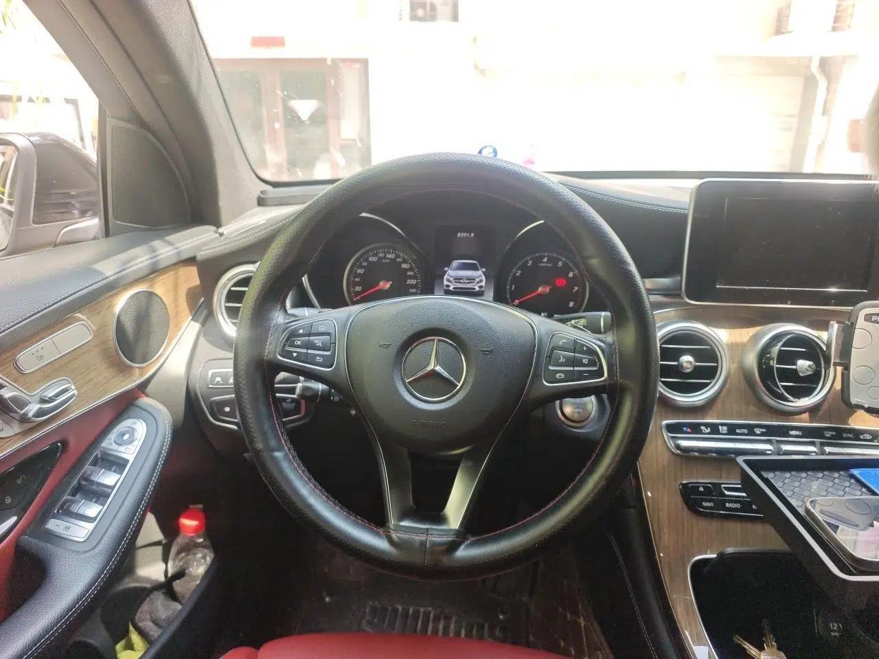Mercedes-Benz GLC Coupe 2019 Facelift GLC 260 4MATIC Coupe SUV — миниатюра 10
