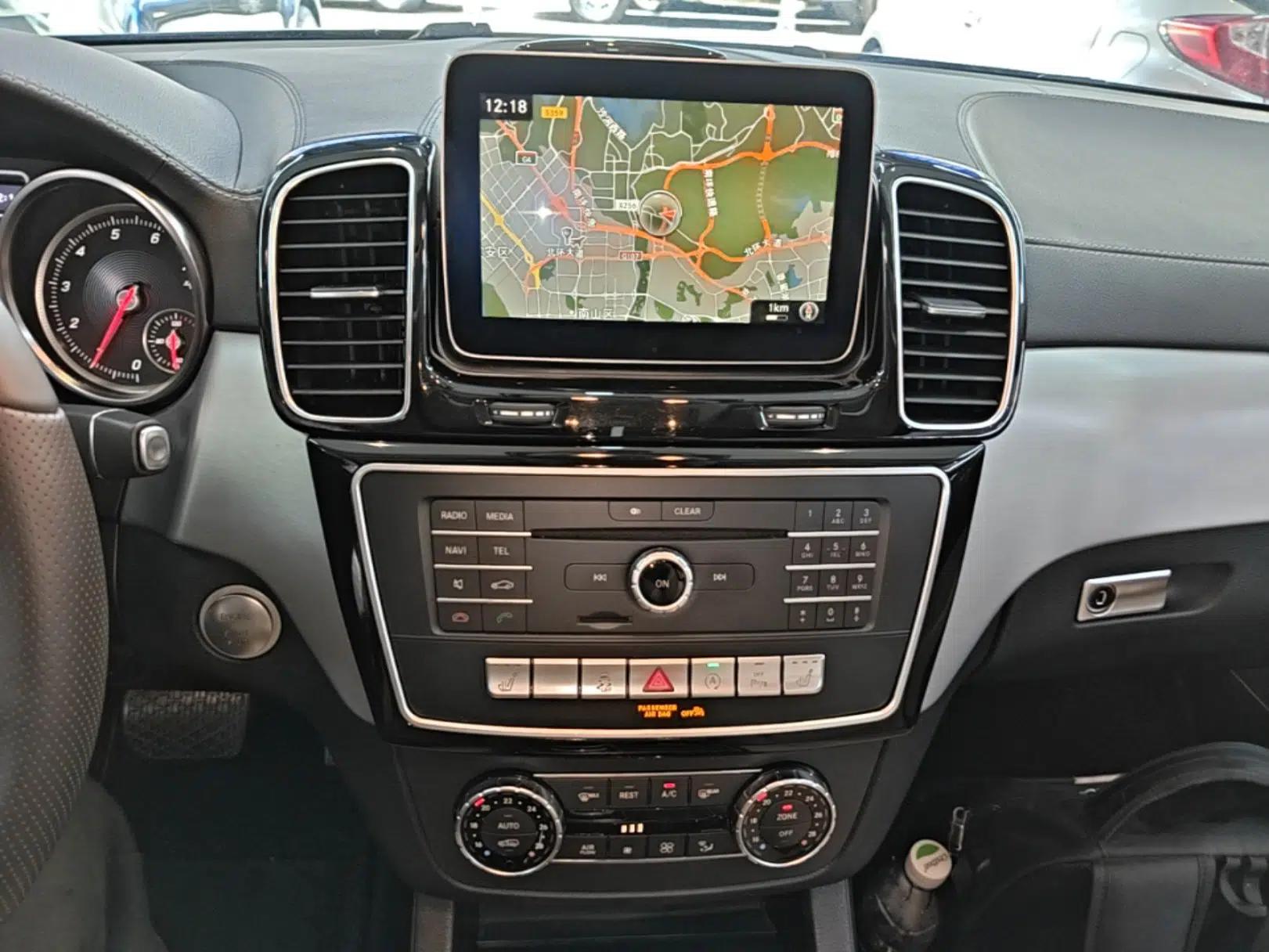 Mercedes-Benz GLE Coupe 2017 GLE 400 4MATIC Coupe SUV — миниатюра 15