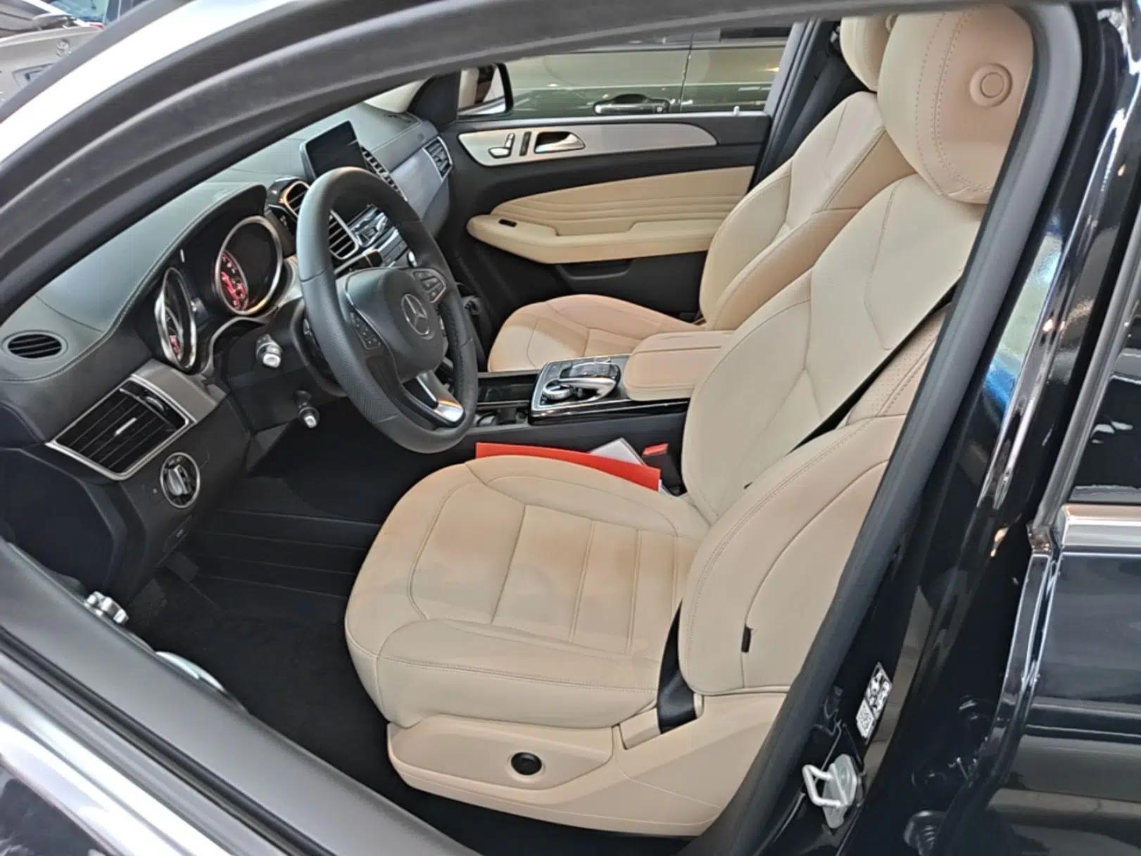 Mercedes-Benz GLE Coupe 2017 GLE 400 4MATIC Coupe SUV — миниатюра 17
