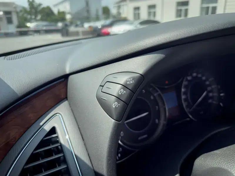 Infiniti QX80 2016 5.6L 4WD — миниатюра 19