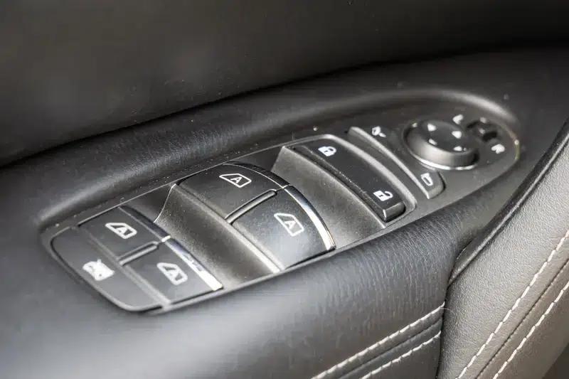 Infiniti QX80 2016 5.6L 4WD — миниатюра 27