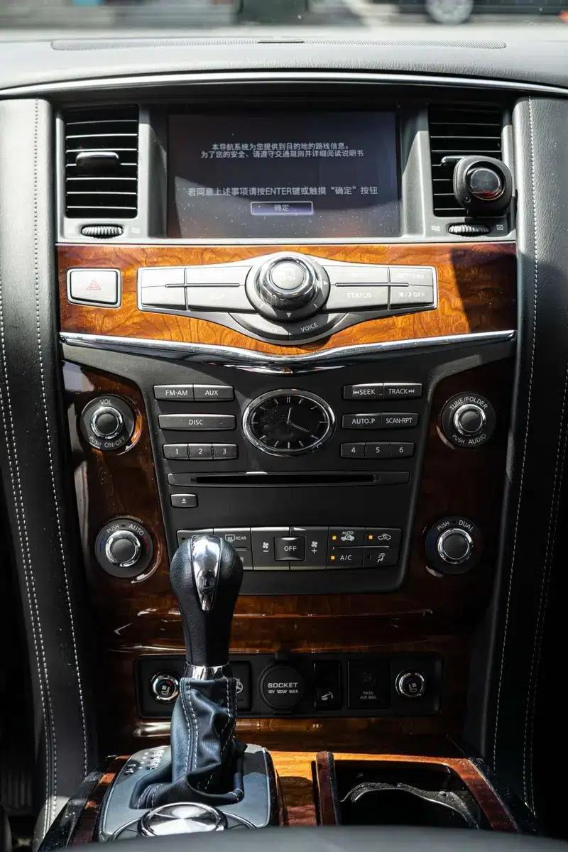 Infiniti QX80 2016 5.6L 4WD — миниатюра 10