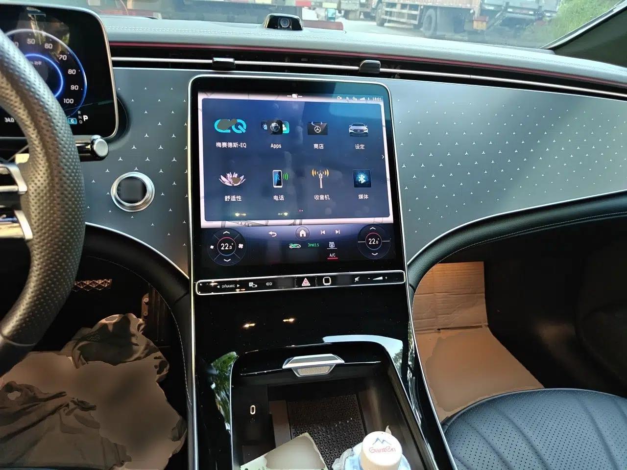 Mercedes-Benz EQE 2025 500 4MATIC Flagship Edition — миниатюра 9
