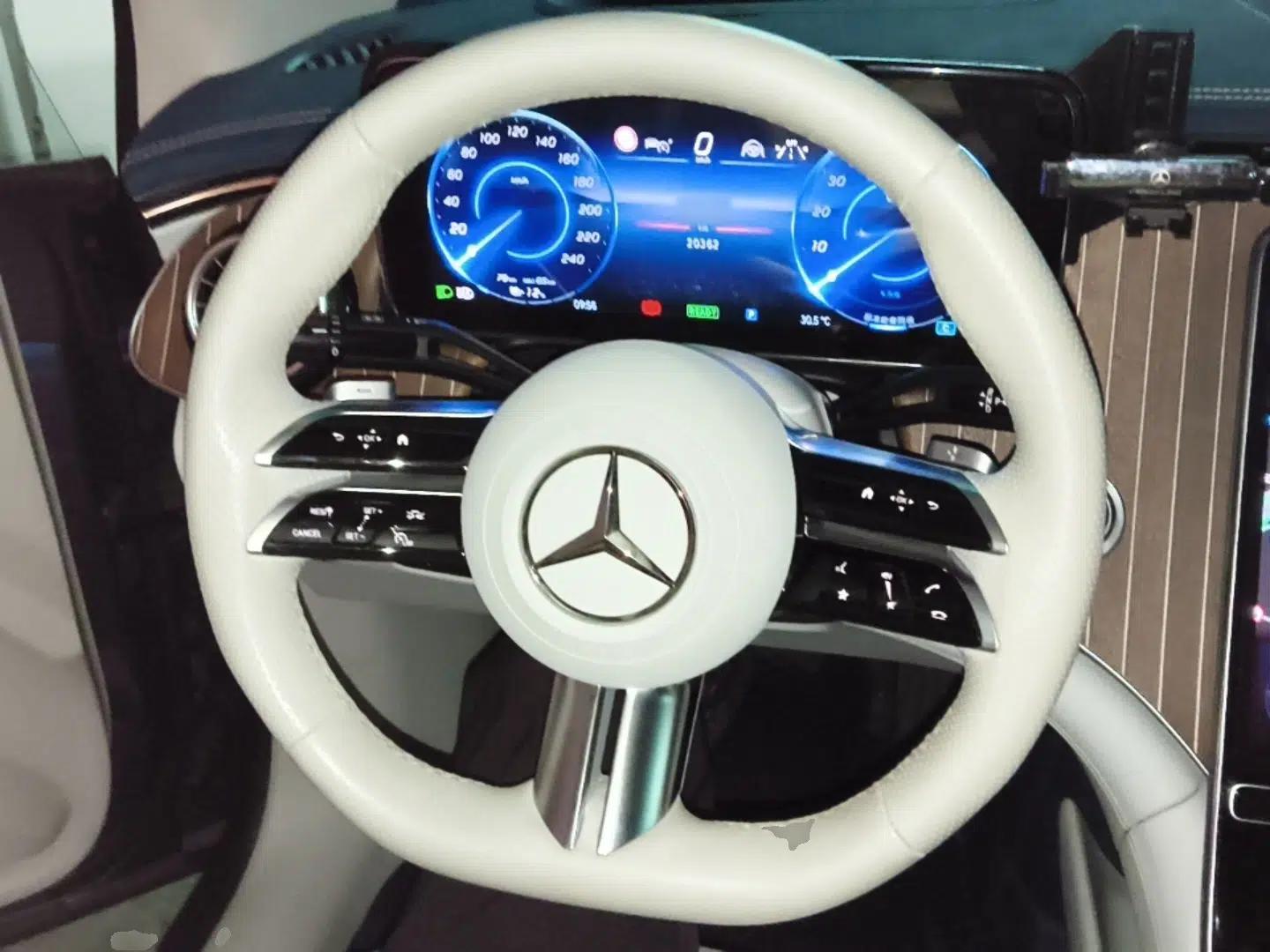 Mercedes-Benz EQE 2022 350 Luxury Edition — миниатюра 13