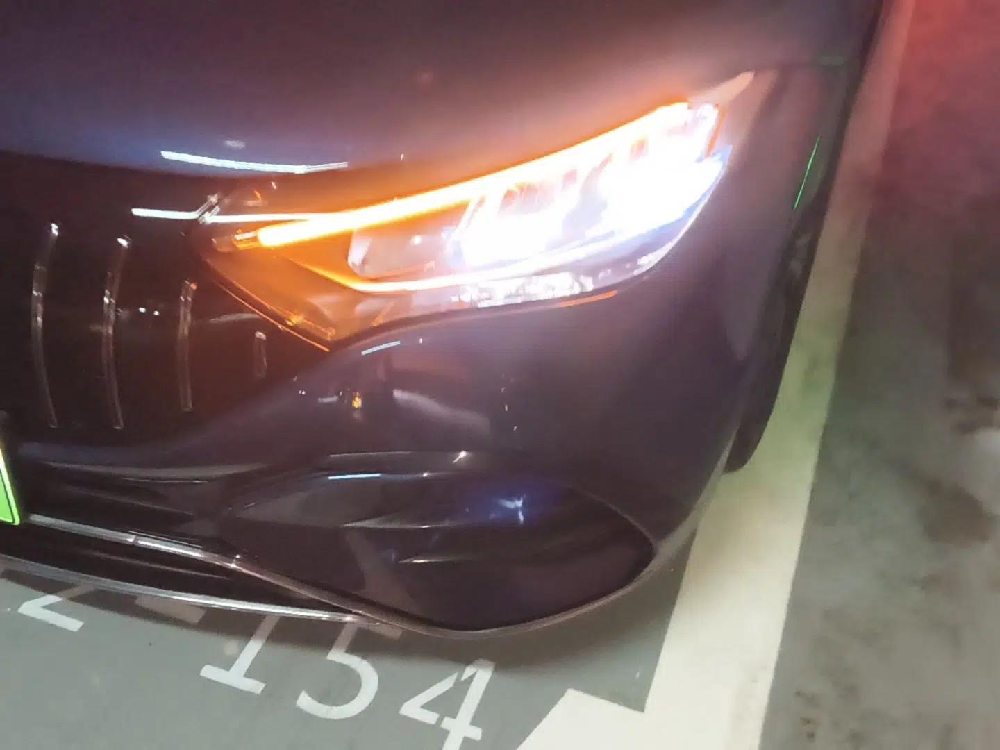 Mercedes-Benz EQE 2022 350 Luxury Edition — миниатюра 8