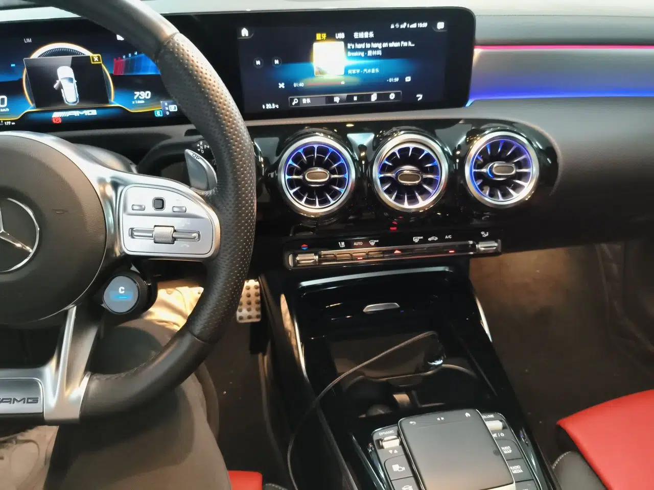 Mercedes-Benz A AMG 2022 AMG A 35 4MATIC — миниатюра 13