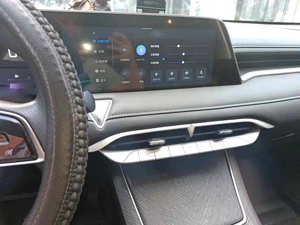Venucia V2022 260T Dark Horse Edition - Idol — миниатюра 6