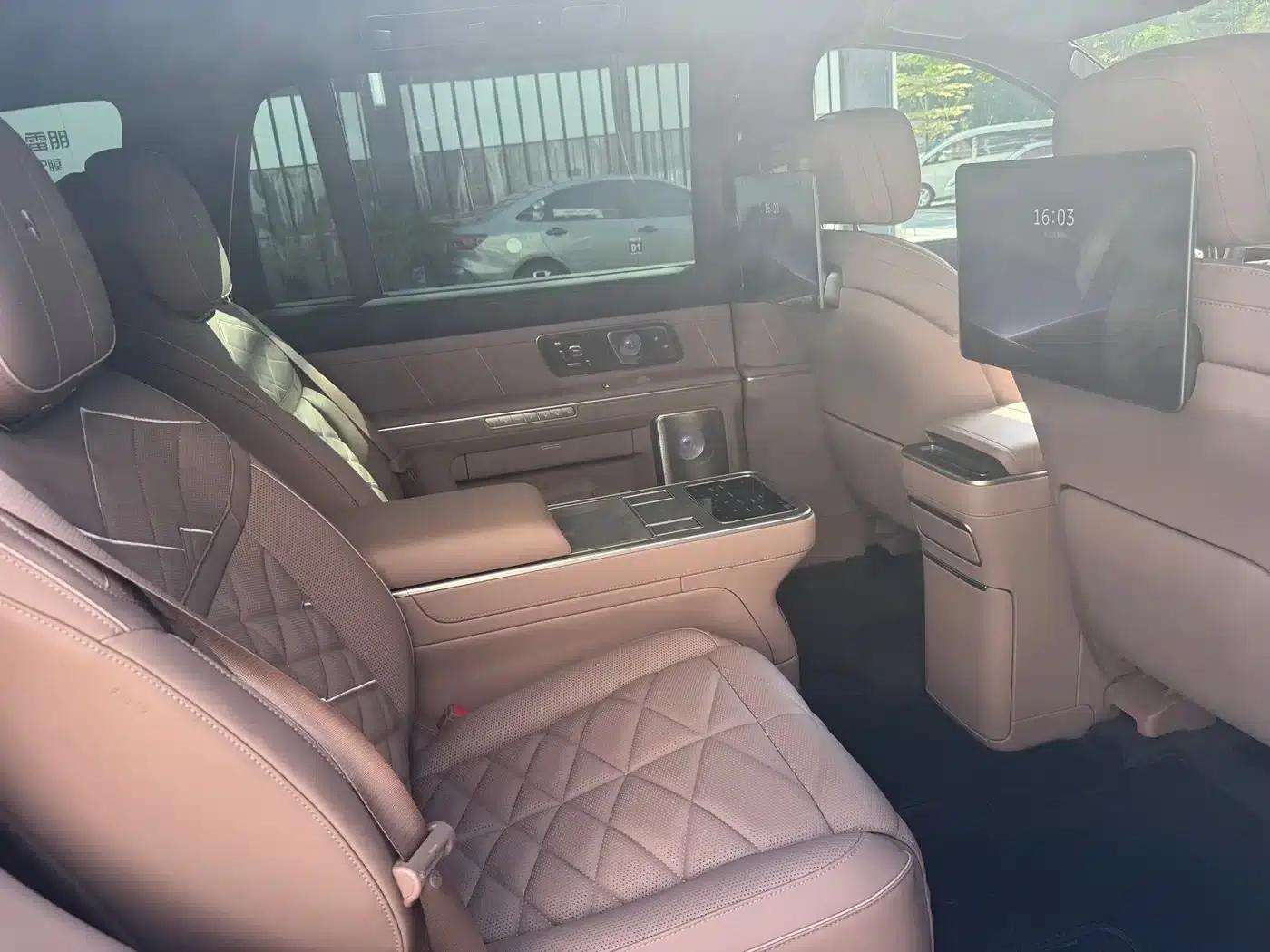 NIO ES9 2026 Model 102kWh Executive Island Luxury Edition — миниатюра 8