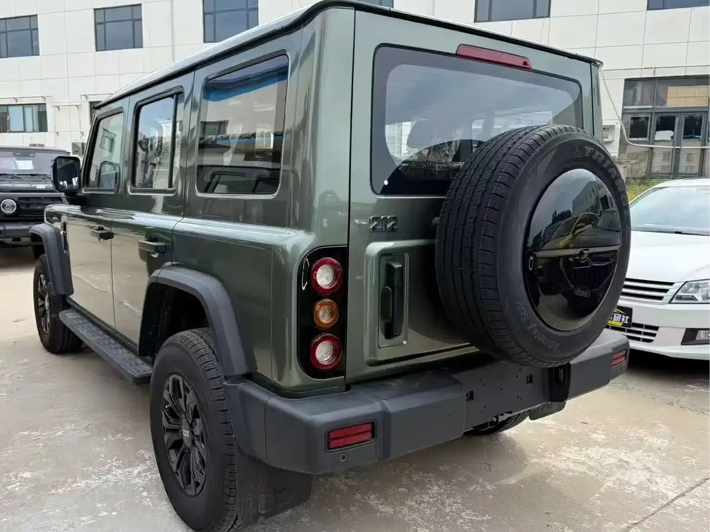 212 T01 2024 Explorer 2.0T — миниатюра 2