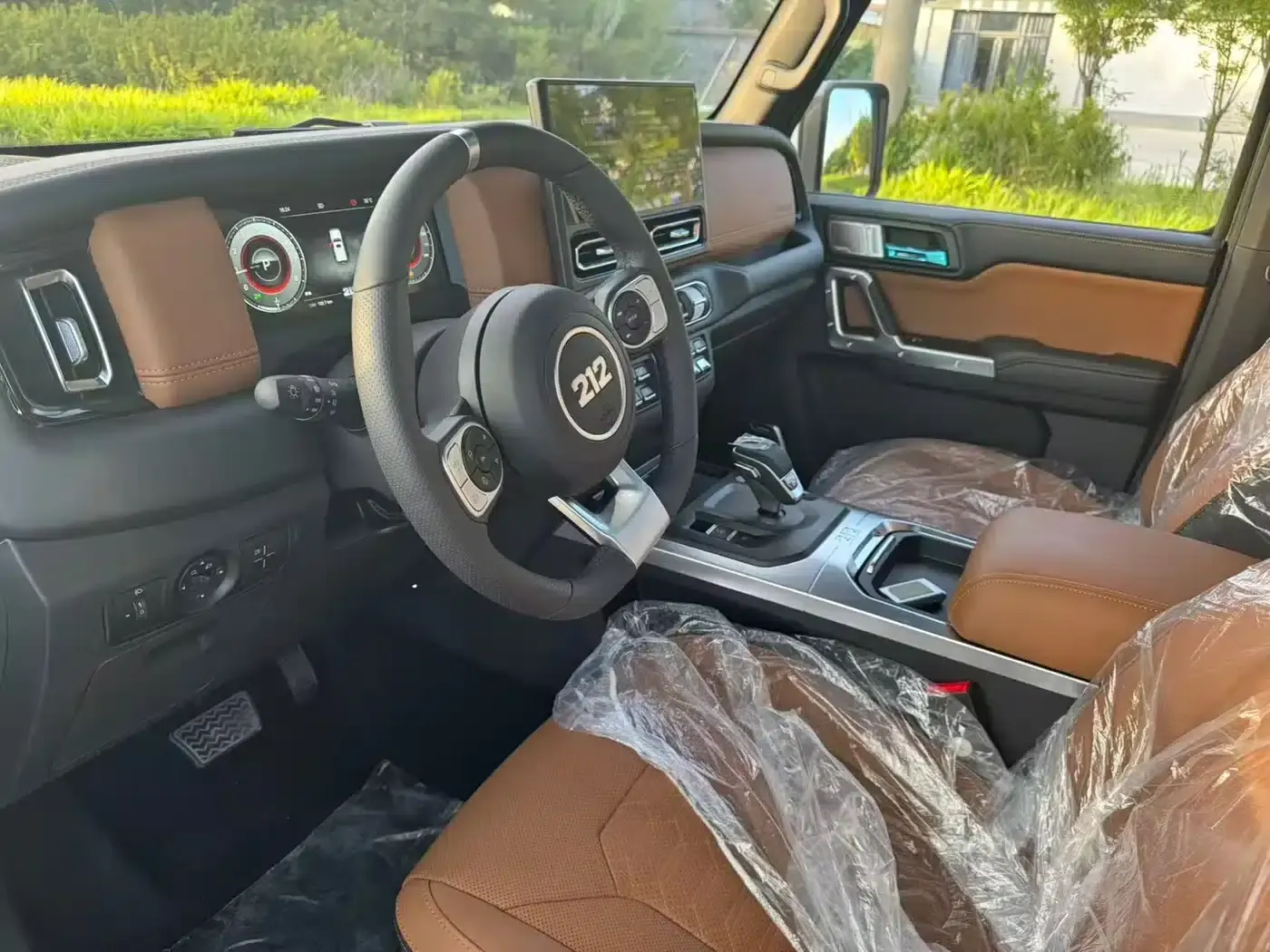 212 T01 2024 Explorer 2.0T — миниатюра 4