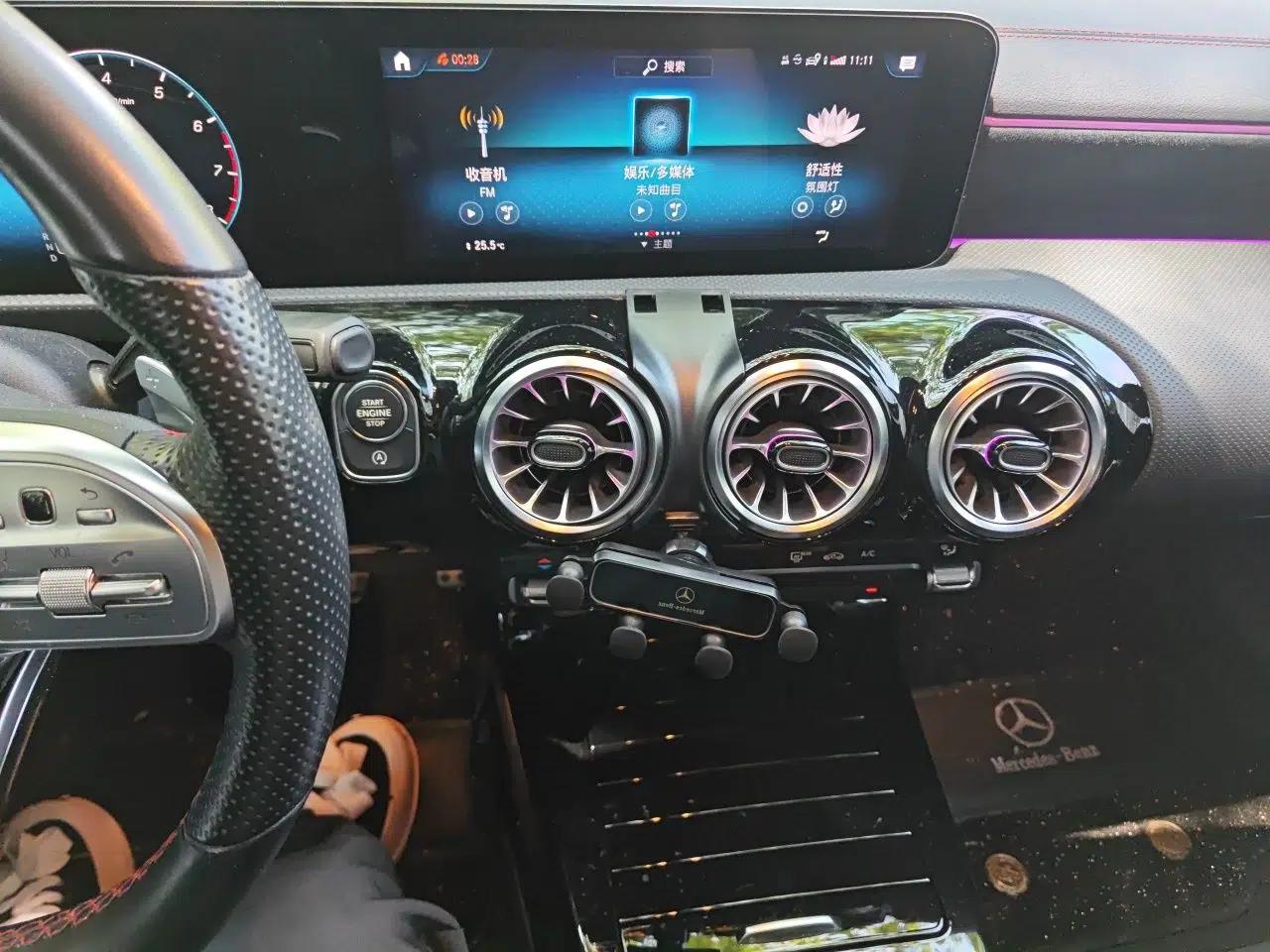 Mercedes-Benz CLA 2022-Year Updated CLA 200 — миниатюра 13